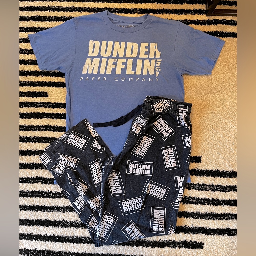 The Office Dunder Mifflin pajama set. Men’s small. Gently worn. Smoke free home.